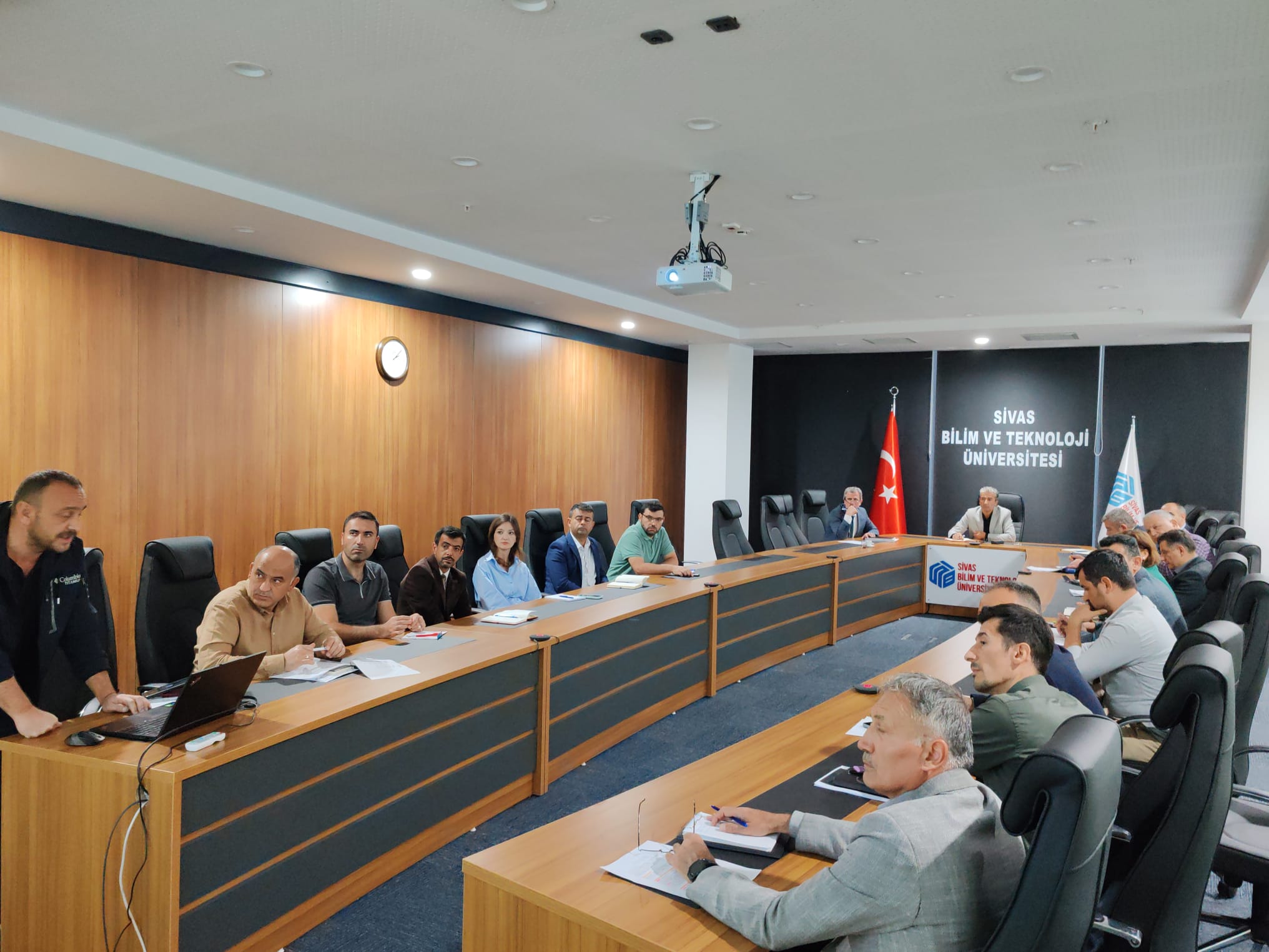 <b>Genişletilmiş Birim Amirleri Toplantısı</b>