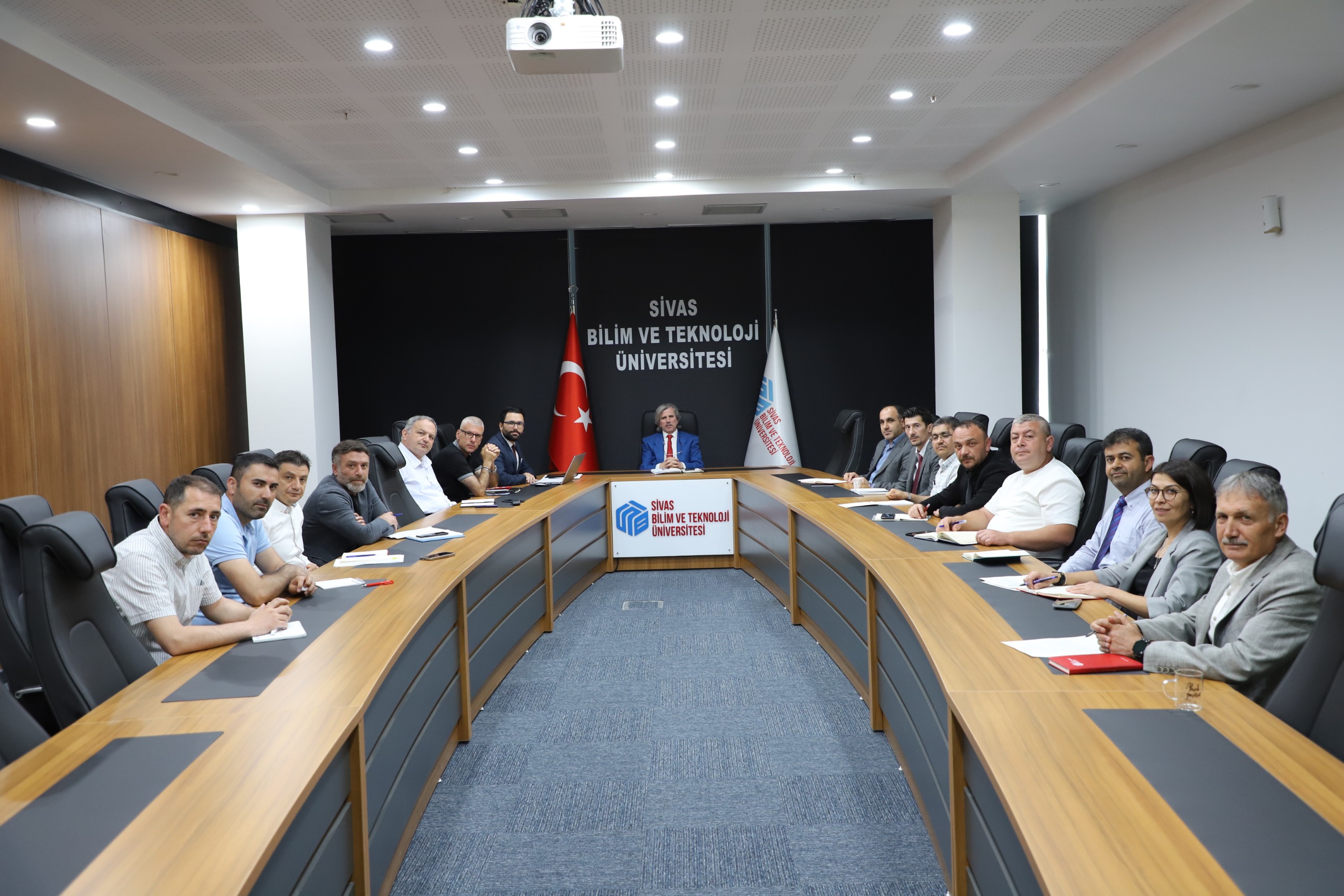 <b>İdari Birim Amirleri Toplantısı</b>